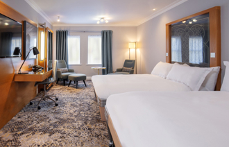 DELUXE Carousel Desktop Deluxe Family Carousel 3 1